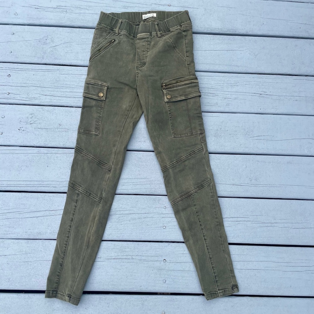 Olive Green Cargo Pants - size XS
